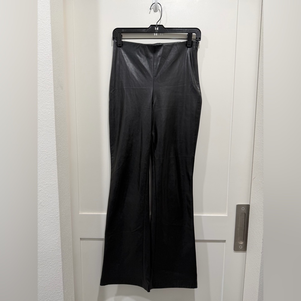Aritzia Wilfred Elaine Vegan Leather Flare Pants 6 Black